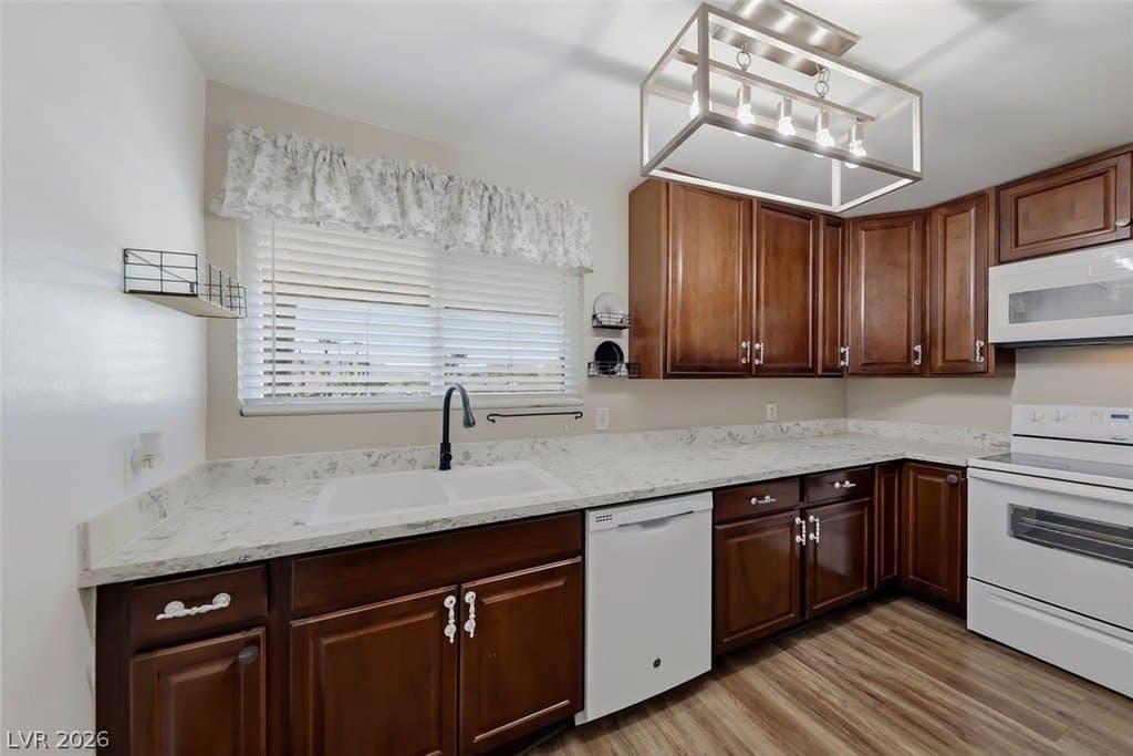 1303 Darlene Way Apt 101B, Boulder City