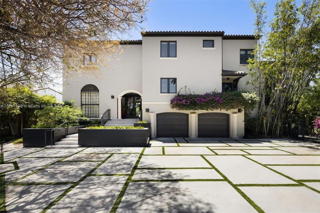 350 Costa Brava Ct, Coral Gables