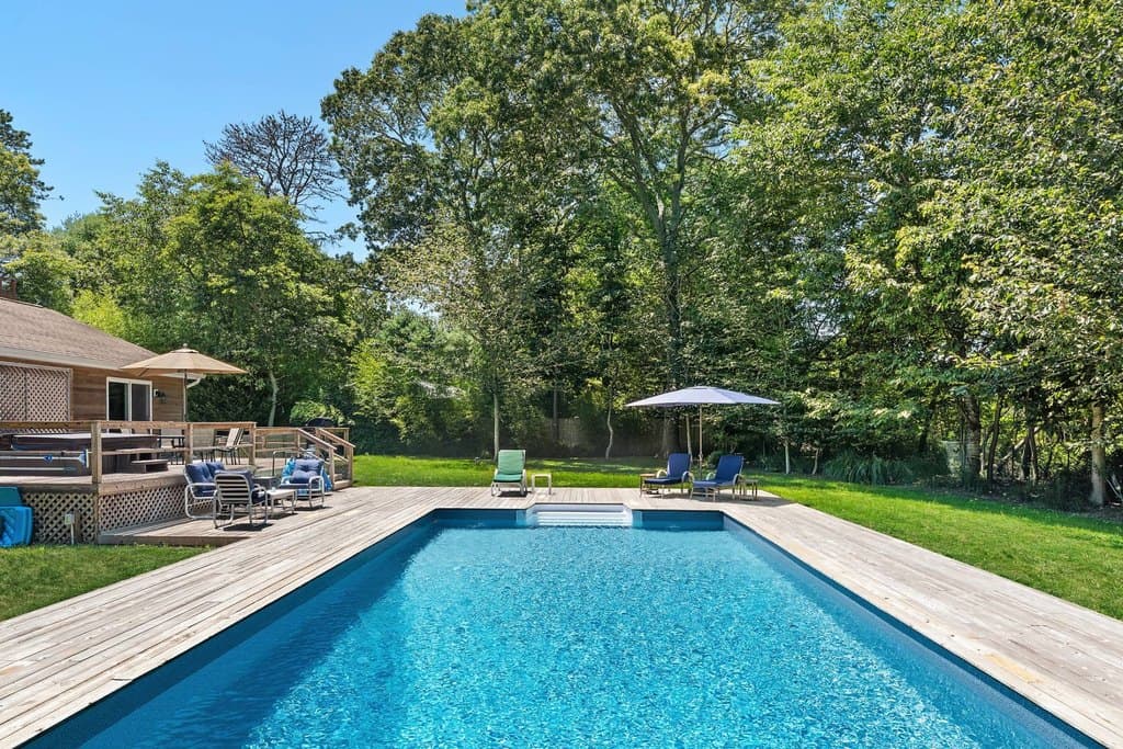 75 Edwards Ave, East Hampton