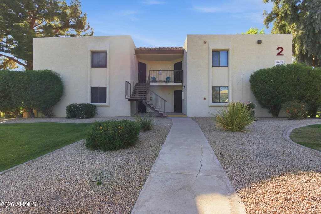 10444 N 69th St Apt 210, Paradise Valley