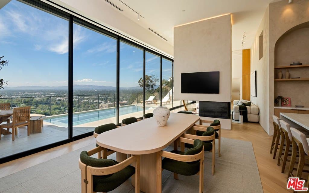 3699 Alta Mesa Dr, Studio City