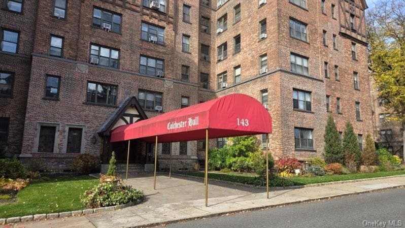 143 Garth Rd Apt 1J, Scarsdale