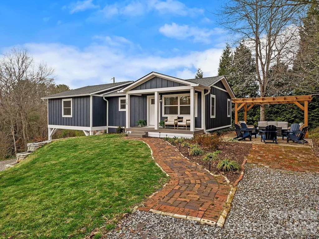 729 Poodle Way, Asheville