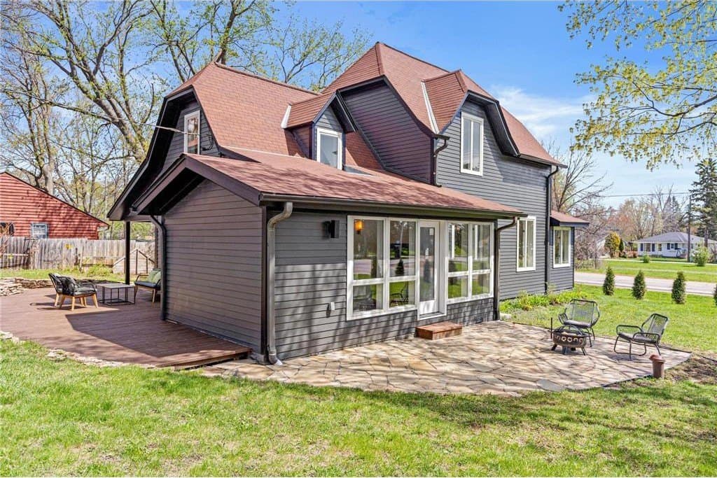 1395 Brown Rd S, Wayzata
