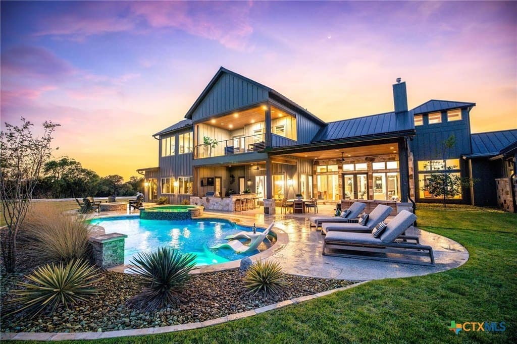 260 Bear Creek Trl, New Braunfels