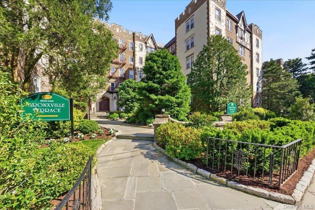 1468 Midland Ave Apt 1A, Bronxville