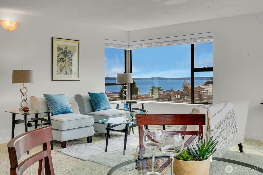 912 3rd Ave W Apt 501, Seattle