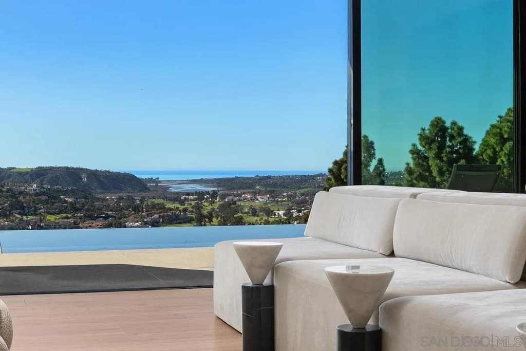 3240 Piragua St, Carlsbad