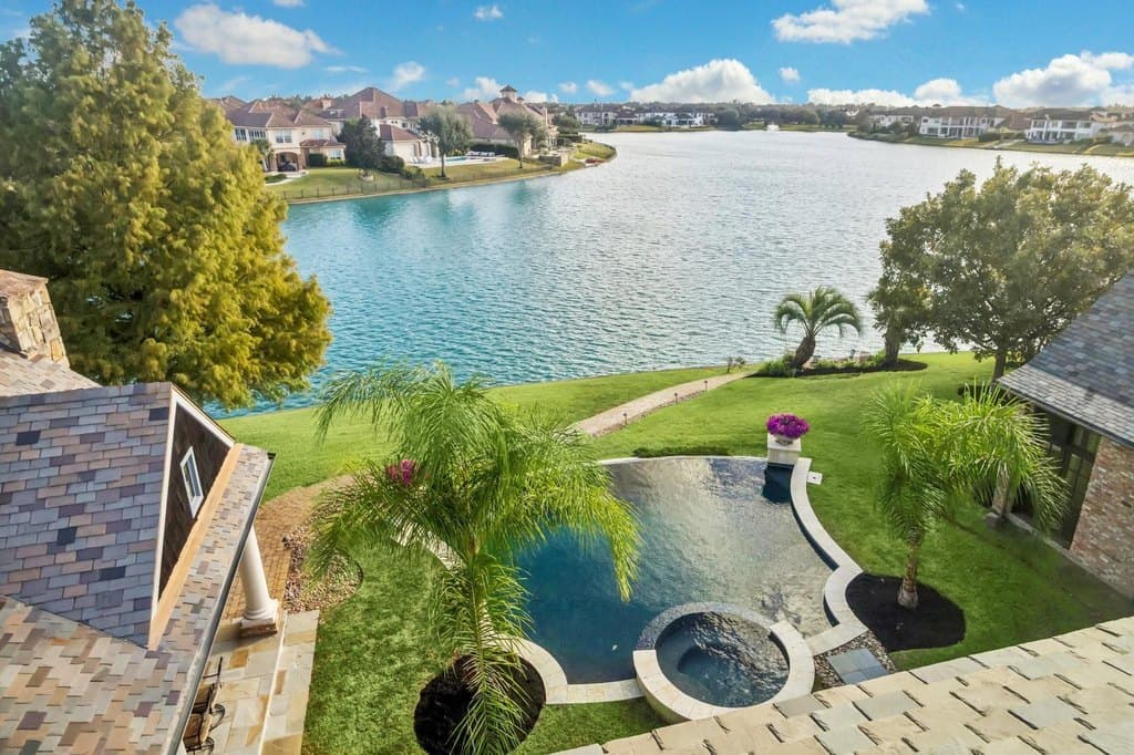 24 Miramar Heights Cir, Sugar Land