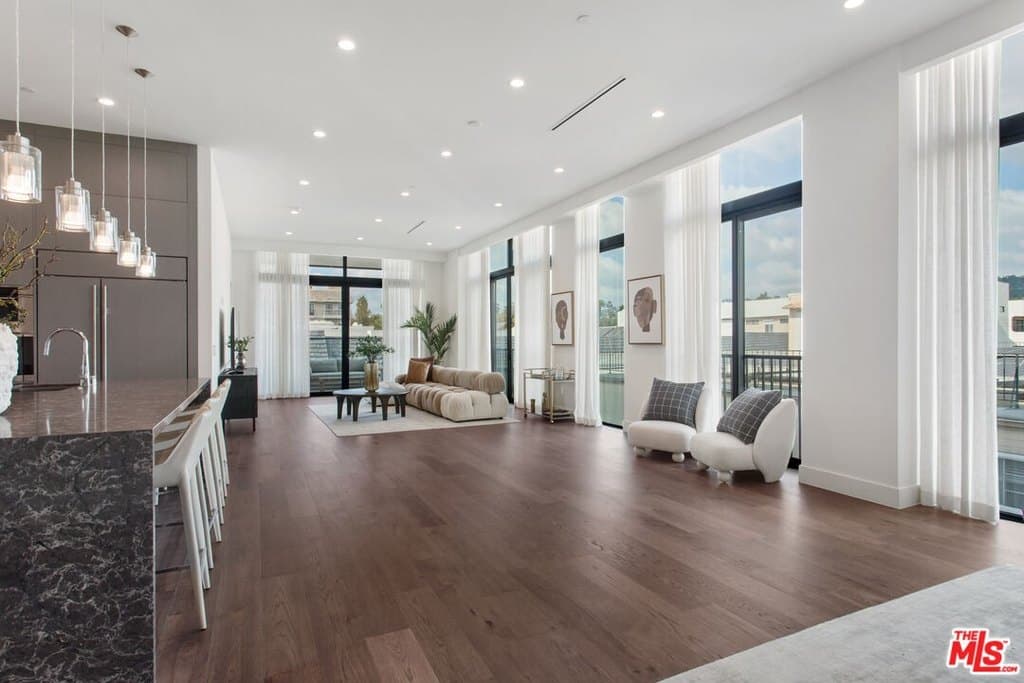 425 N Palm Dr Apt 502, Beverly Hills