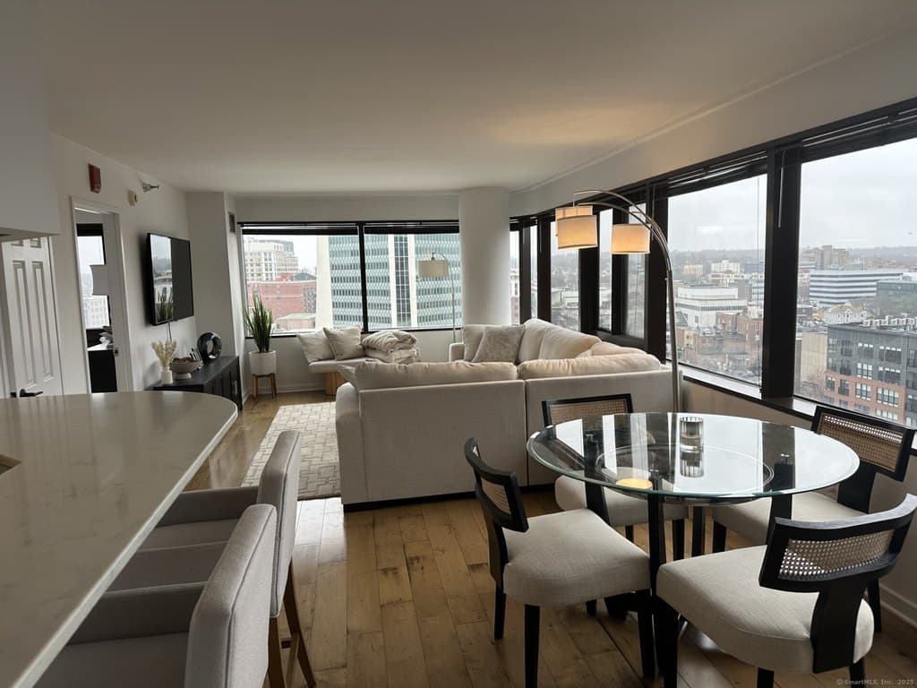 127 Greyrock Pl Apt 1401, Stamford