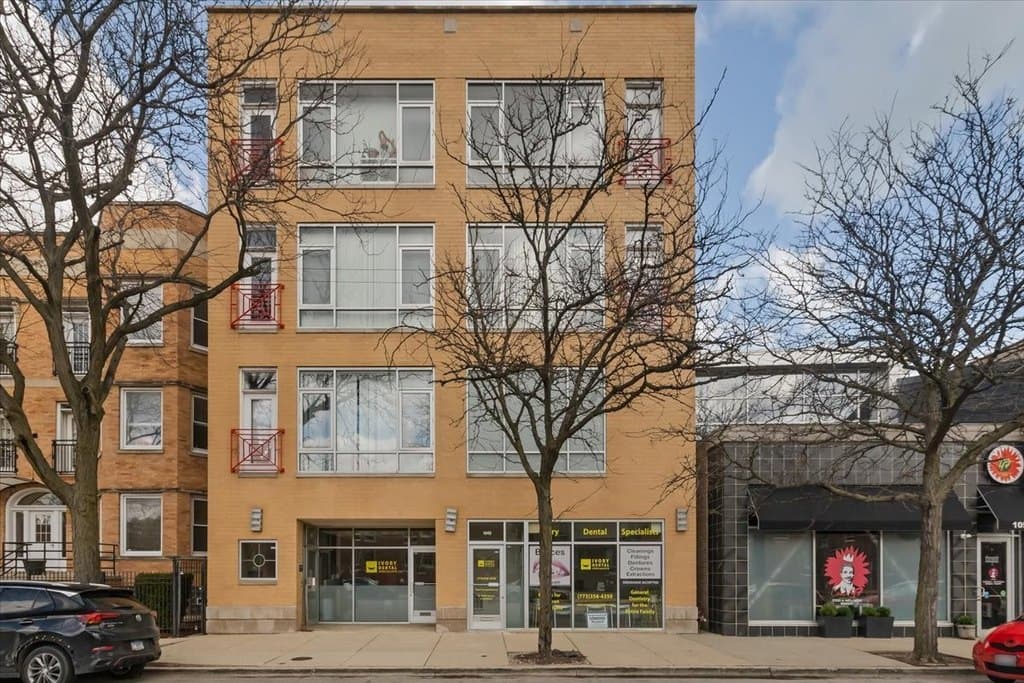 1040 E 47th St Unit 3N