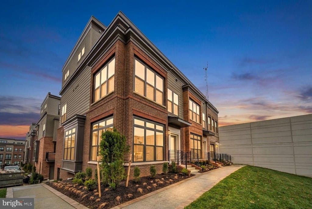 5420 Goshawk Aly, Bethesda