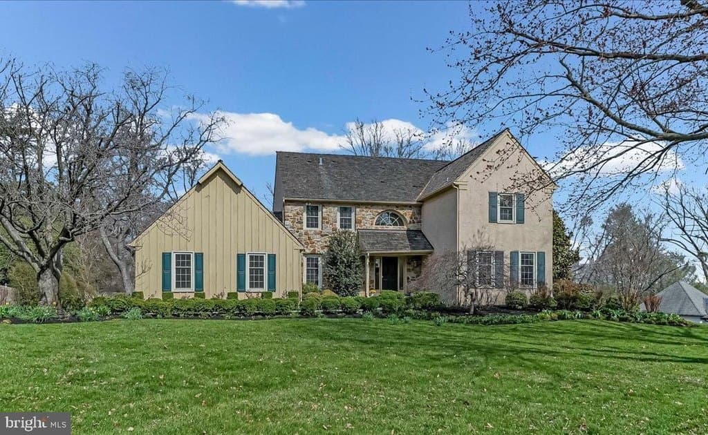 971 Derring Ln, Bryn Mawr