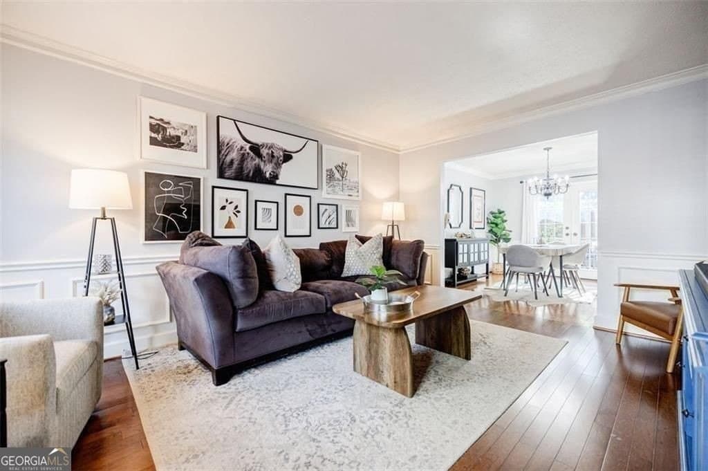 12 Palace Green Pl NW