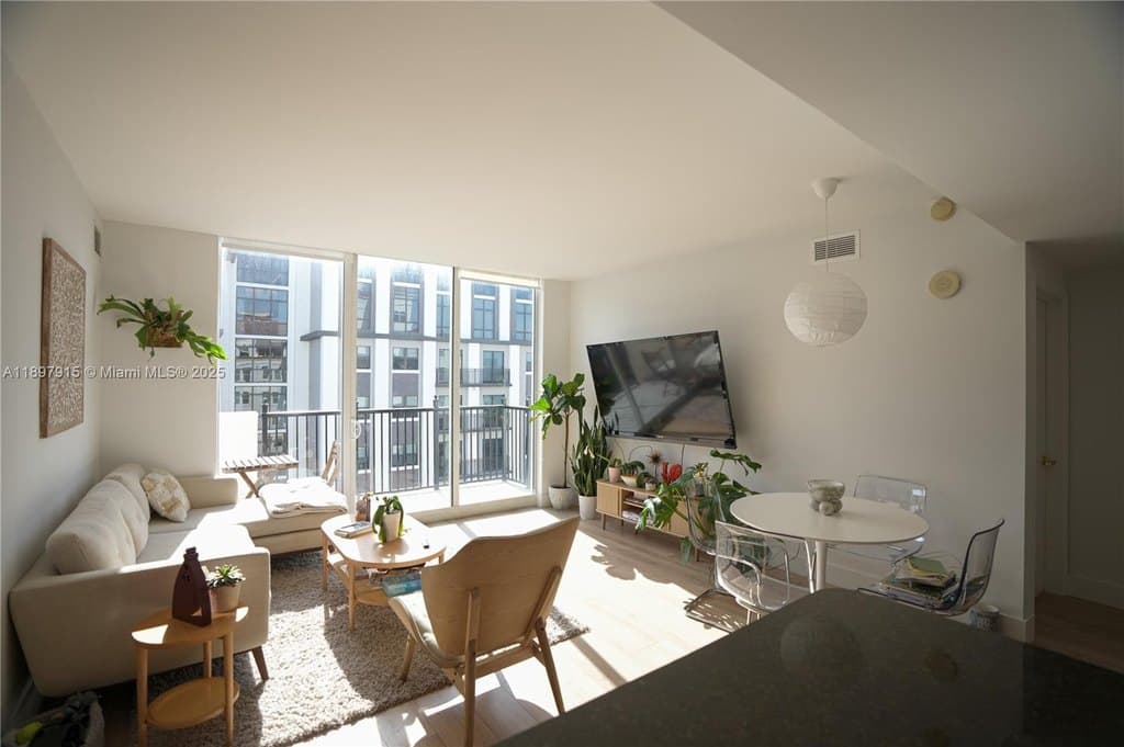 4100 Salzedo St Apt 916, Coral Gables