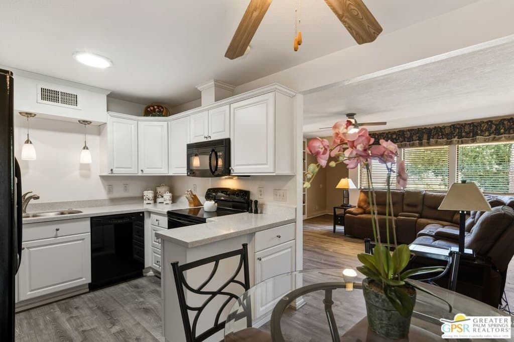 413 Bradshaw Ln Unit 76, Palm Springs