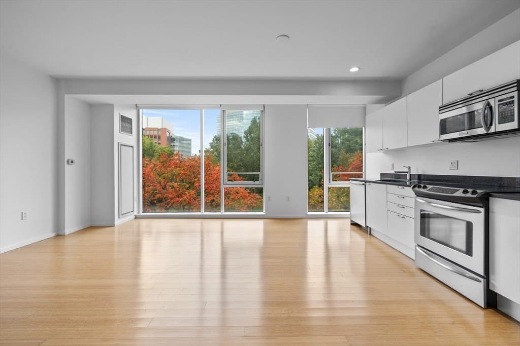 2 Earhart St Unit 321, Cambridge