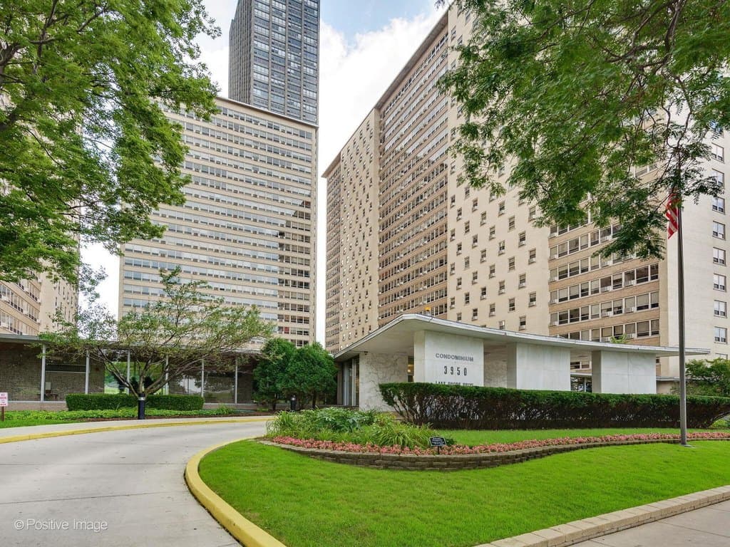 3950 N Lake Shore Dr Apt 1224
