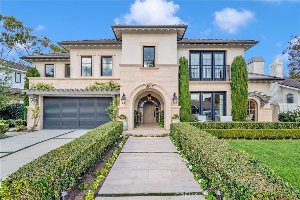 1807 Newport Hills Dr E, Newport Beach
