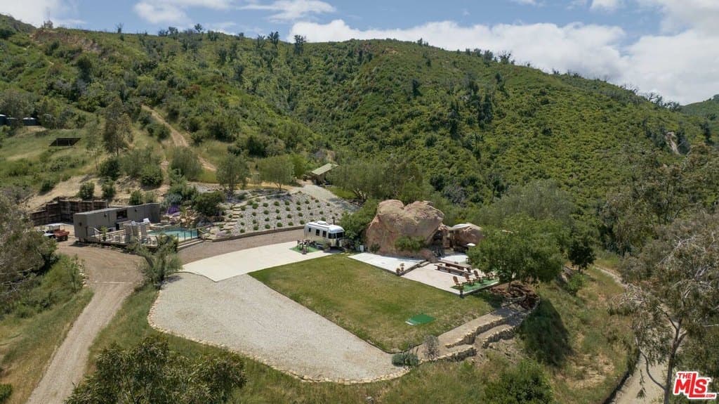 30884 Mulholland Hwy, Agoura Hills
