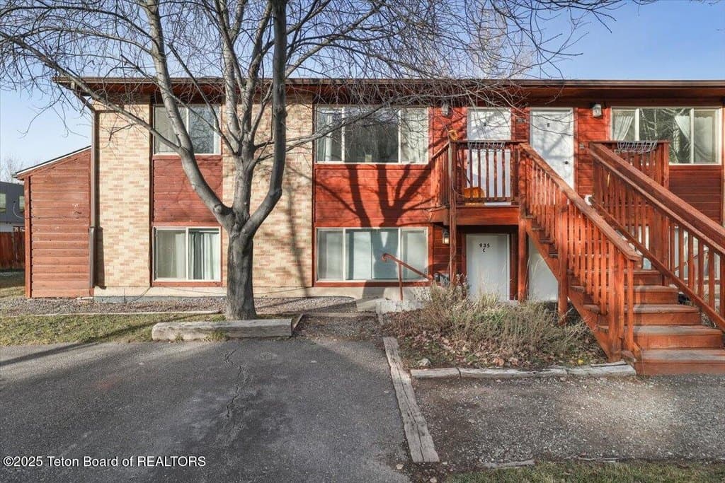 935 Smith Ln Apt C, Jackson