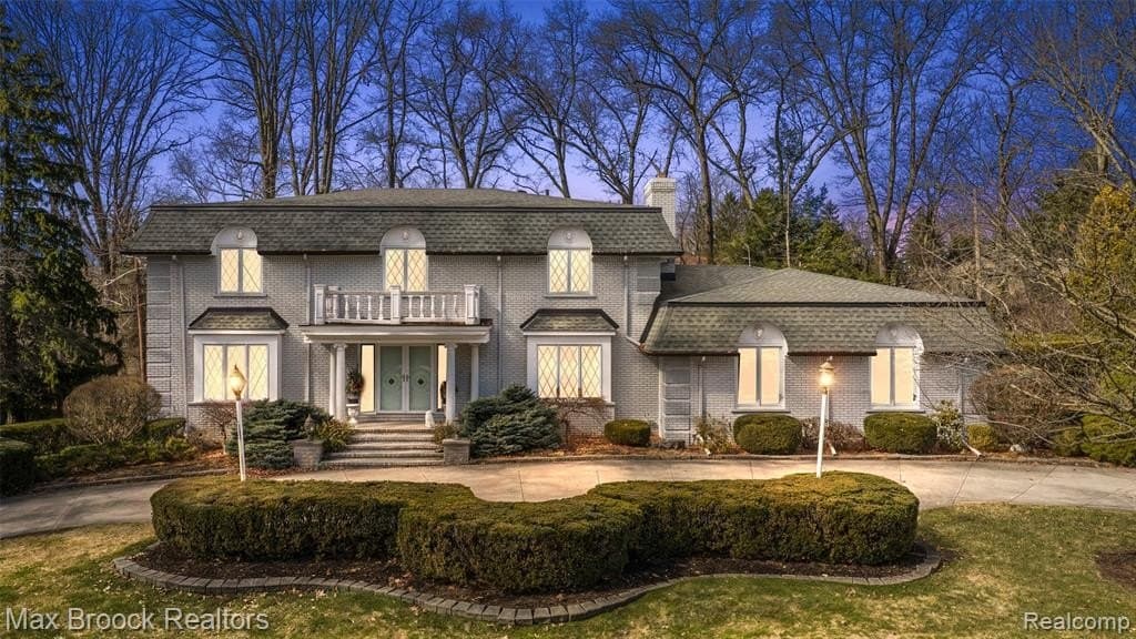 1319 Charrington Rd, Bloomfield Hills