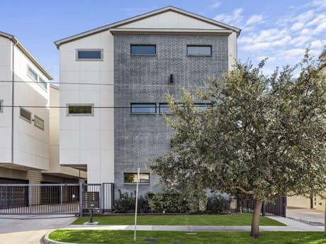 4222 Roseland Ave Unit 102