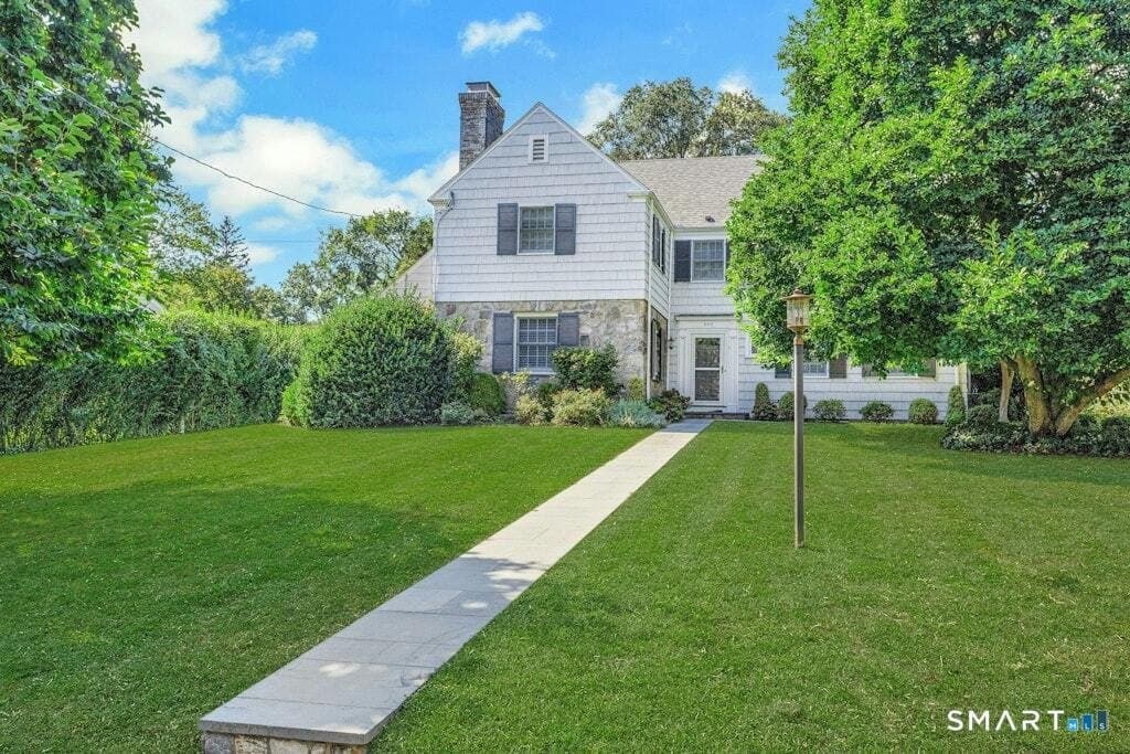 330 Hycliff Ter, Stamford