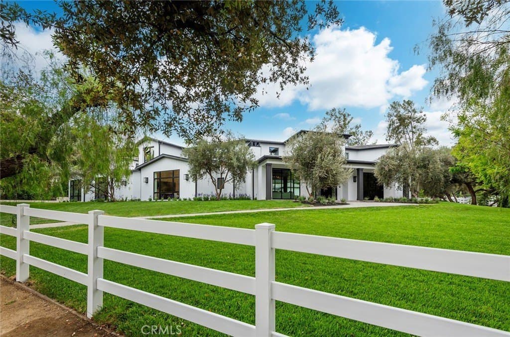 5373 Jed Smith Rd, Hidden Hills