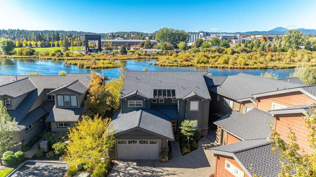 735 SW Otter Way, Bend