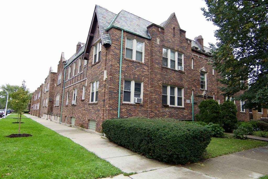 2859 N Kostner Ave Apt 1