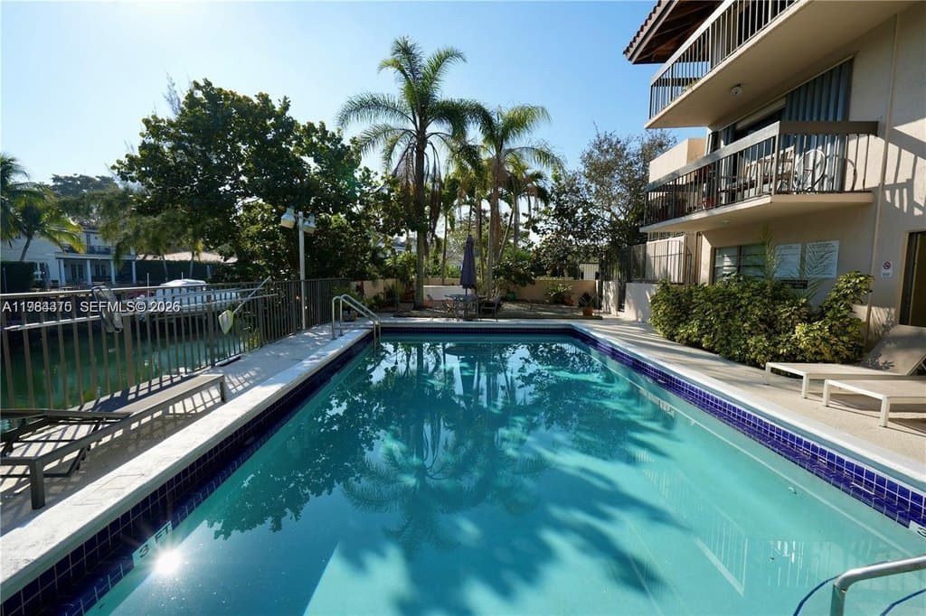 5201 Orduna Dr Apt 12, Coral Gables