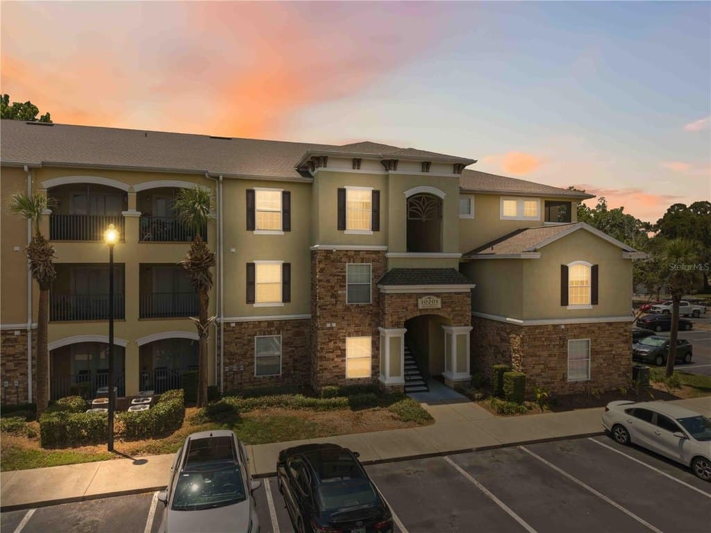 10201 Courtney Palms Blvd Apt 204, Tampa