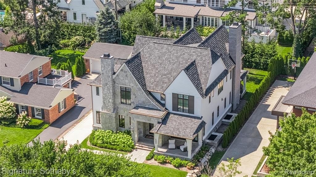 1295 Lakeside Dr, Birmingham