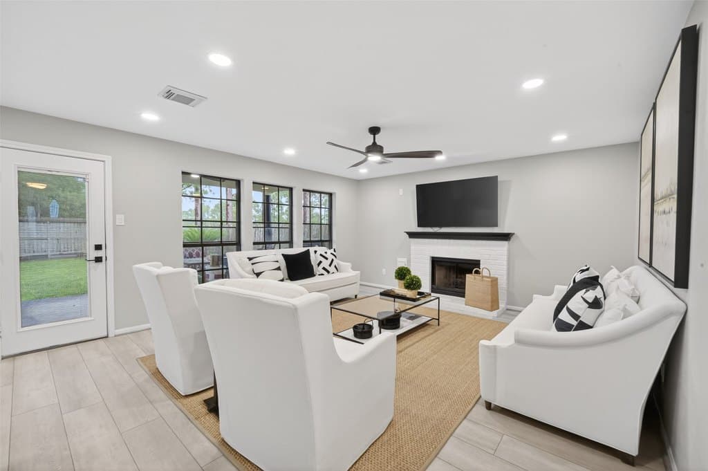 802 Forest Bay Ct, Houston