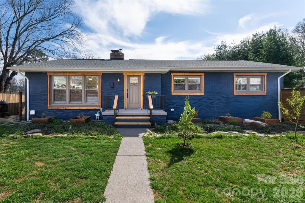 10 Lance Ln, Asheville