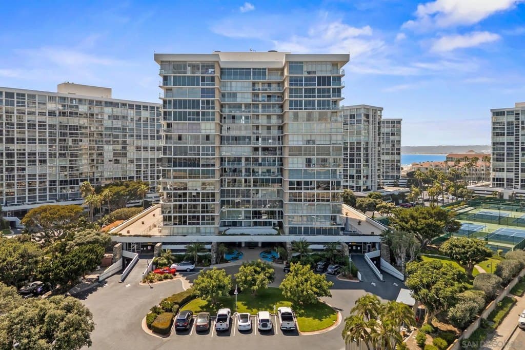 1750 Avenida Del Mundo Unit 309, Coronado