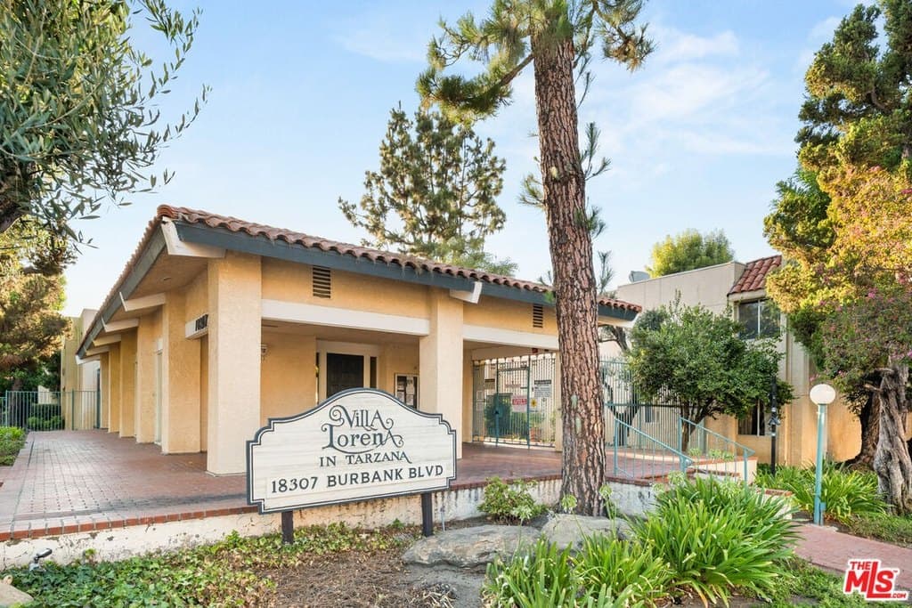 18307 Burbank Blvd Unit 336, Los Angeles