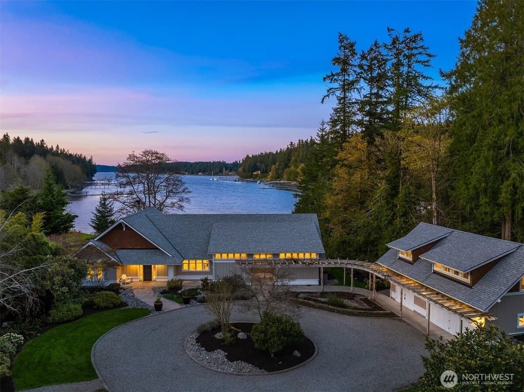10478 Arrow Point Dr NE, Bainbridge Island