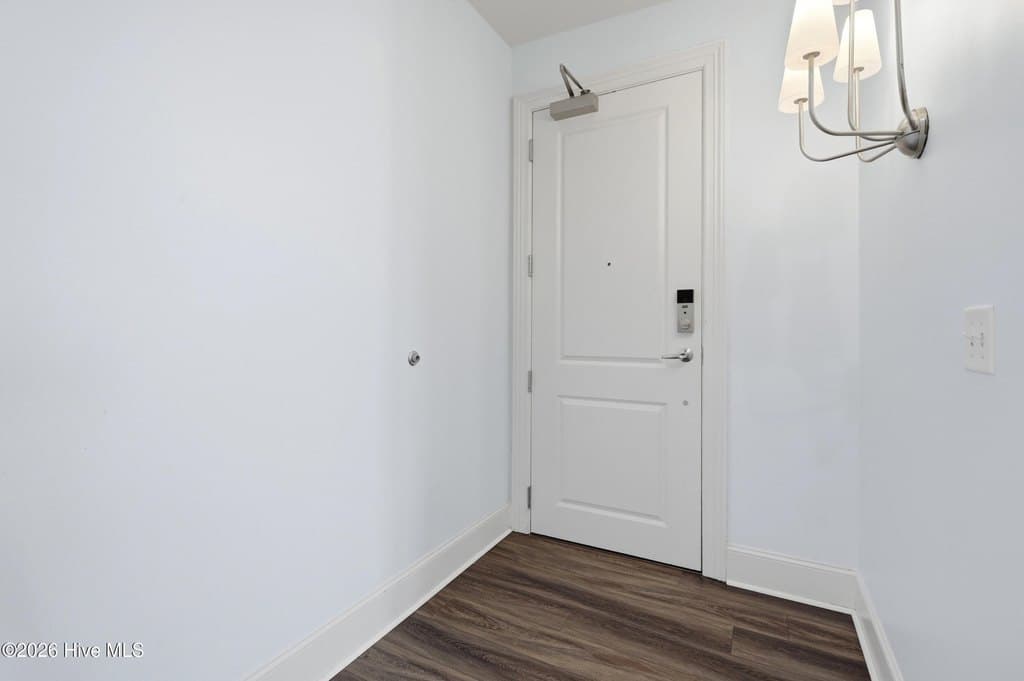 400 W North St Apt 810, Raleigh