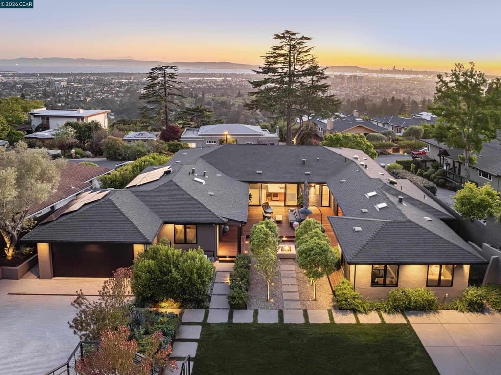 260 Pershing Dr, Oakland