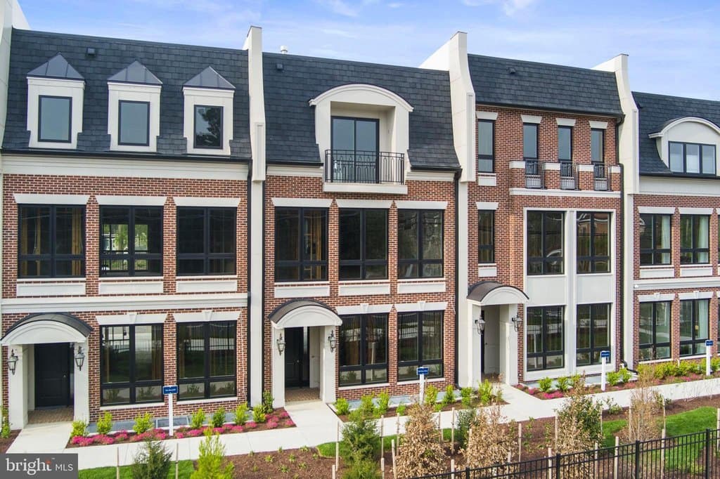 1622 Chain Bridge Rd, McLean