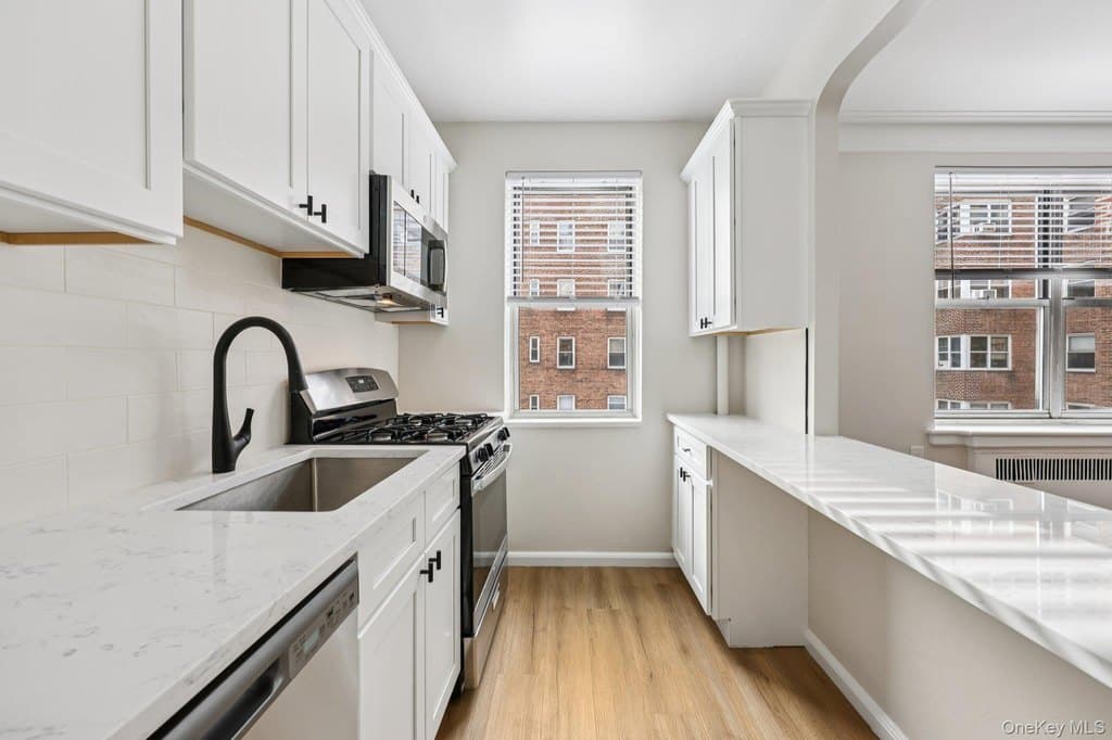 1 Bronxville Rd Apt 3S, Bronxville