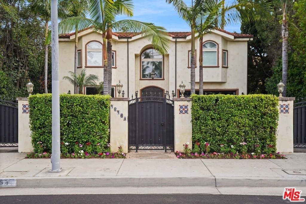 13164 Magnolia Blvd, Sherman Oaks