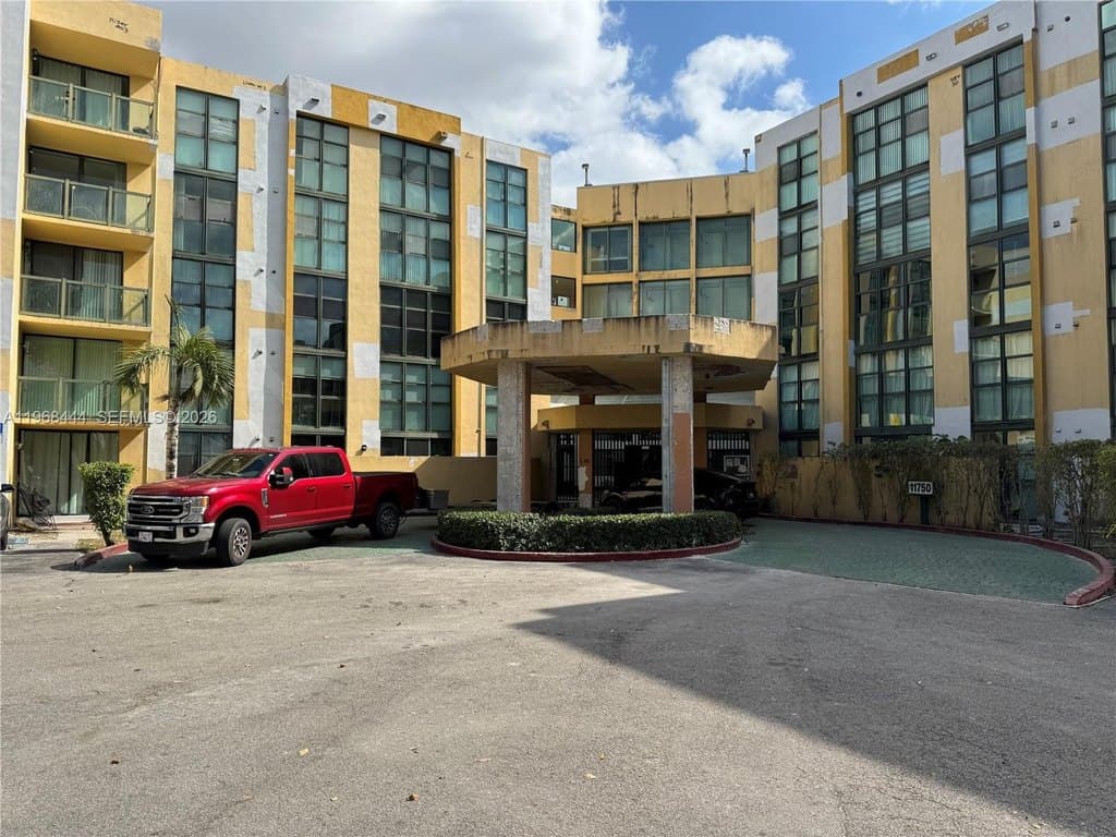 11750 SW 18th St Unit 313-1