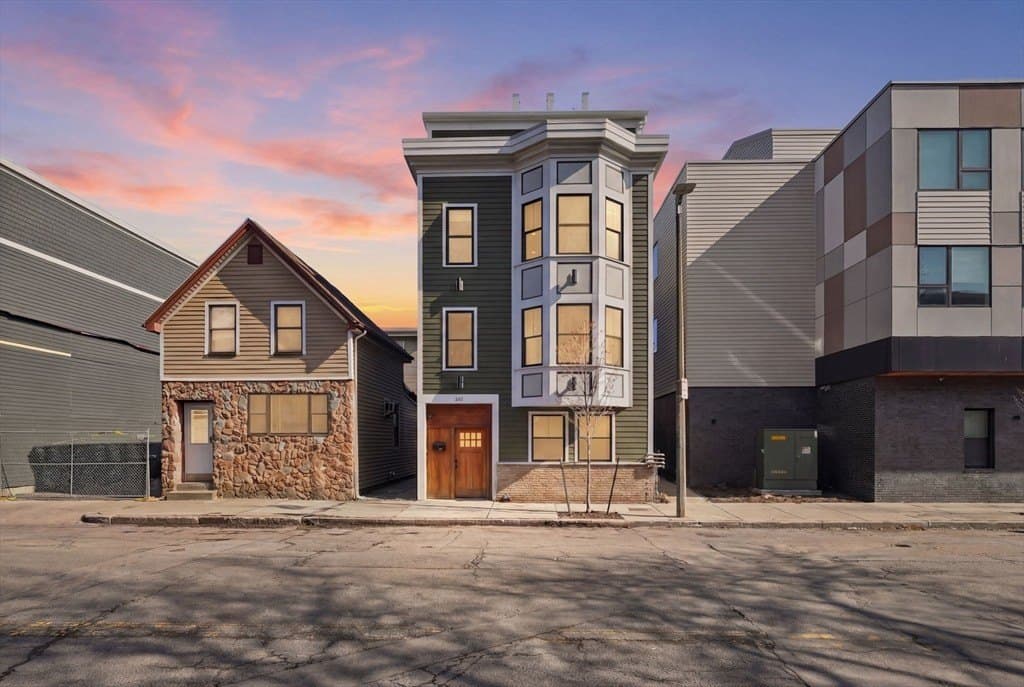 331 Chelsea St Unit 3