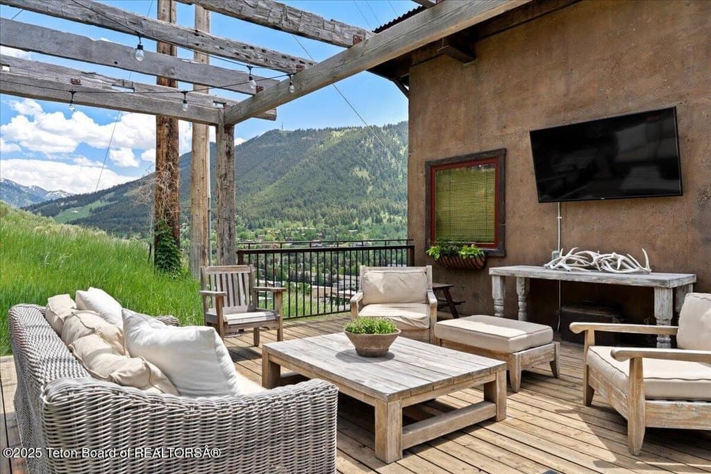 1023 Budge Dr, Jackson