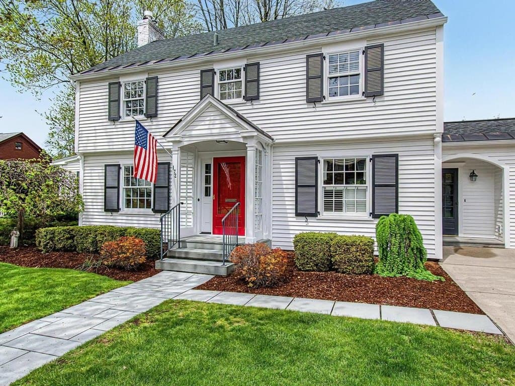 172 Deforest Rd, Burlington