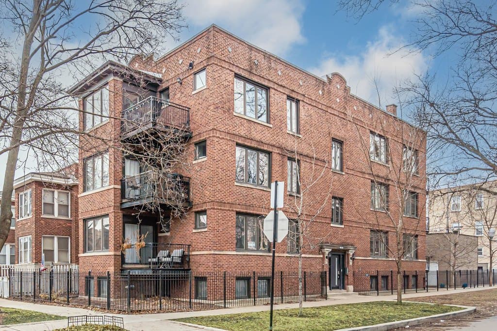 3435 W Sunnyside Ave Apt 3W